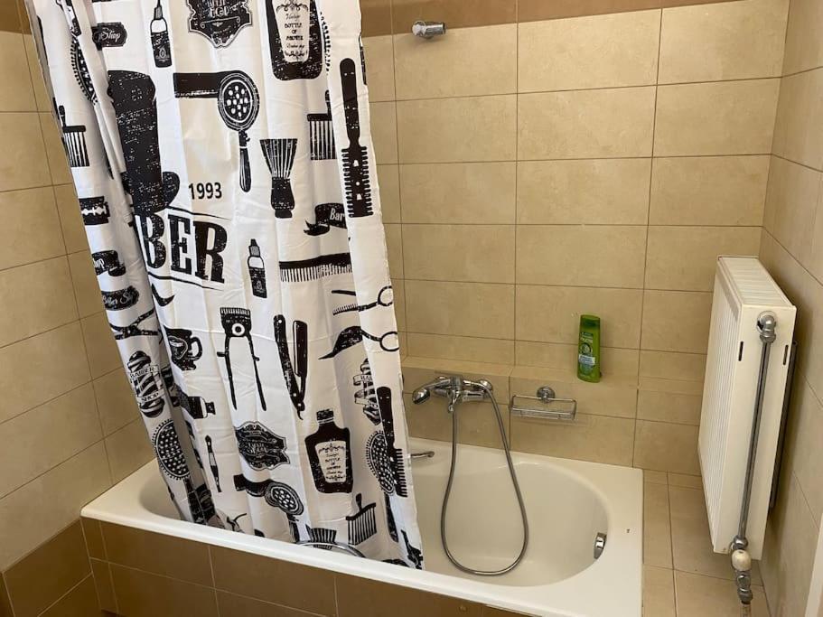 Classy 3Br With 2 Bathrooms Apartment In Marousi Atena Exterior foto